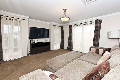 Property photo of 30 Frenchmans Crescent Secret Harbour WA 6173