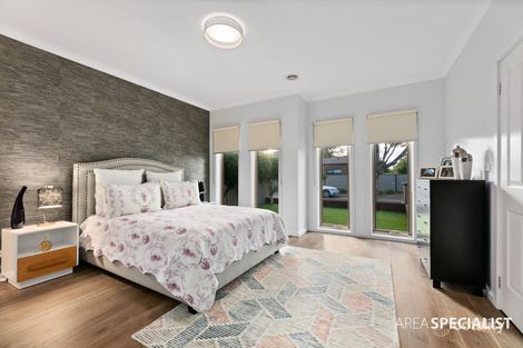 Property photo of 24 West Highland Drive Burnside Heights VIC 3023