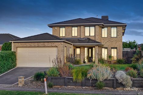 8 Freshfield Ave, Mooroolbark, VIC 3138