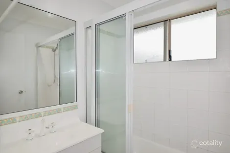 Property photo of 2 Elm Court Kin Kora QLD 4680