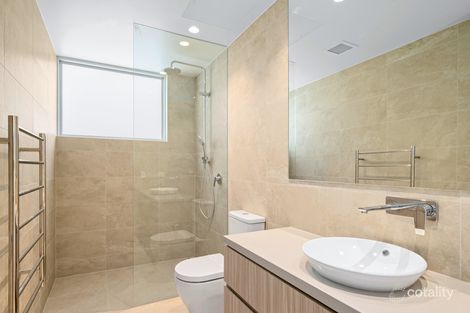 Property photo of 2/127 Ocean View Drive Wamberal NSW 2260