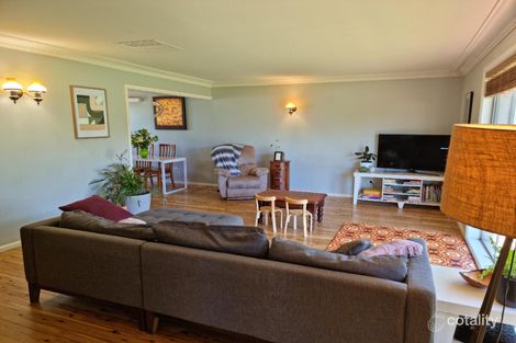 Property photo of 3 Downes Crescent Parkes NSW 2870