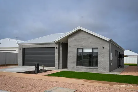 Property photo of 5 Lanyon Drive Red Cliffs VIC 3496