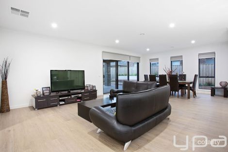 Property photo of 32 Kurrali Crescent Werribee VIC 3030