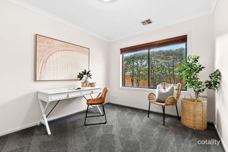 Property photo of 26 Black Wallaby Drive Langwarrin VIC 3910