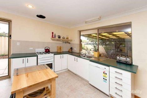 Property photo of 1 Lillian Court Beldon WA 6027