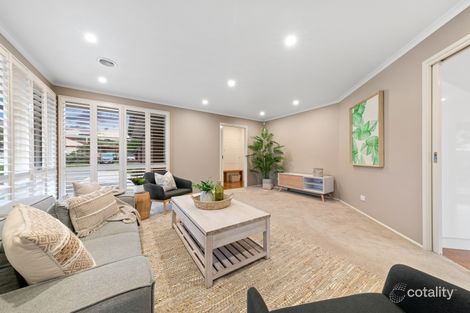 Property photo of 1 Lexcen Close Berwick VIC 3806