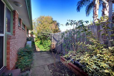 Property photo of 2/144-146 Kangaroo Road Hughesdale VIC 3166