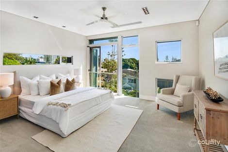Property photo of 2/42 Peak Avenue Main Beach QLD 4217
