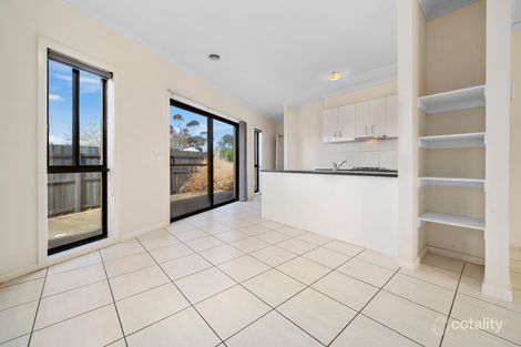 Property photo of 2/33 Cormorant Crescent Werribee VIC 3030