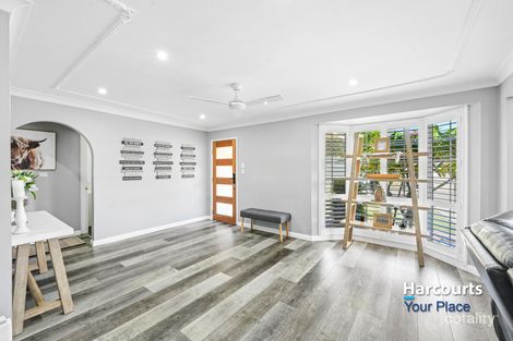 Property photo of 17 Barnard Crescent Oakhurst NSW 2761
