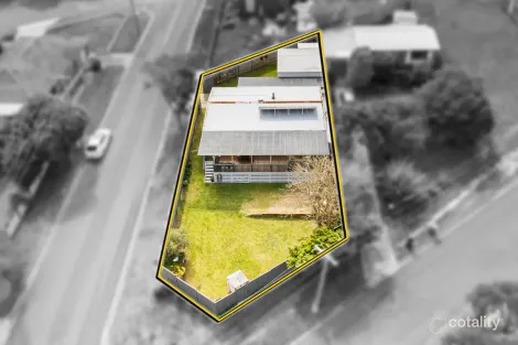 Property photo of 1 Archer Court Lakes Entrance VIC 3909