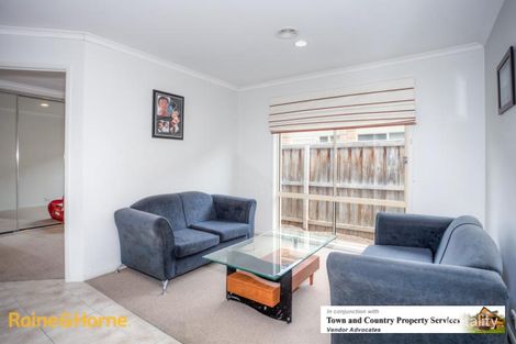 Property photo of 15 Orchardview Grove Sunbury VIC 3429