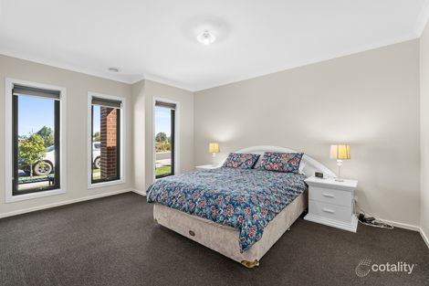 Property photo of 18 Surkitt Boulevard Sale VIC 3850