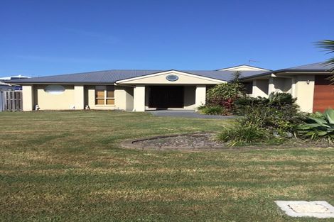 Property photo of 74 Border Crescent Pottsville NSW 2489