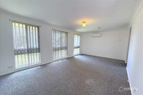 Property photo of 10 Sapphire Drive Tarro NSW 2322