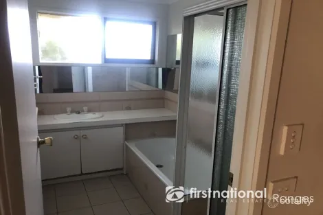 Property photo of 22 Macquarie Court Cranbourne North VIC 3977
