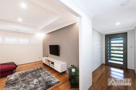 Property photo of 8 Napoli Avenue Piara Waters WA 6112