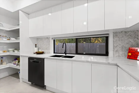 Property photo of 31 Miami Place Pallara QLD 4110