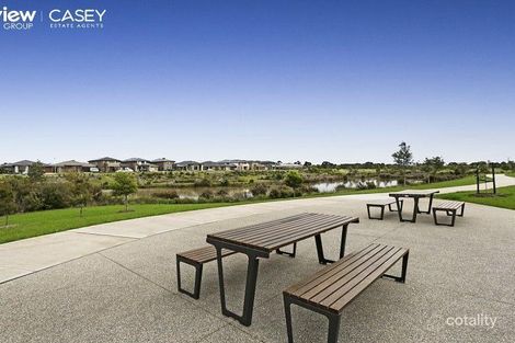 Property photo of 8 Eros Crescent Cranbourne West VIC 3977
