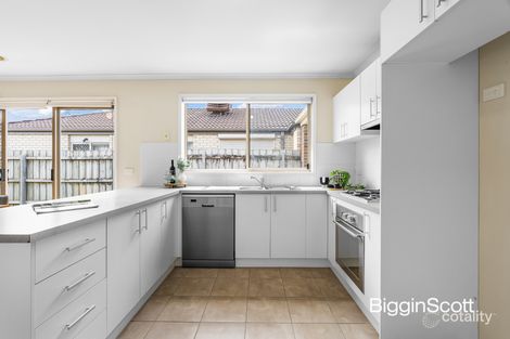 Property photo of 5 Sunbird Avenue Cranbourne VIC 3977