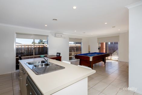 Property photo of 3 Milfoil Place Brookfield VIC 3338