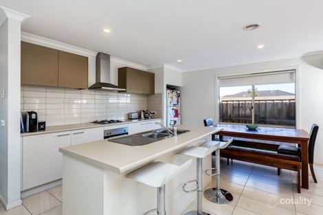 Property photo of 3 Milfoil Place Brookfield VIC 3338