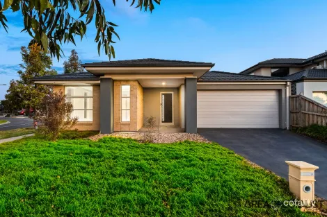 Property photo of 10 Harker Esplanade Tarneit VIC 3029