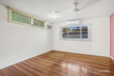 Property photo of 38 Reservoir Road Manoora QLD 4870