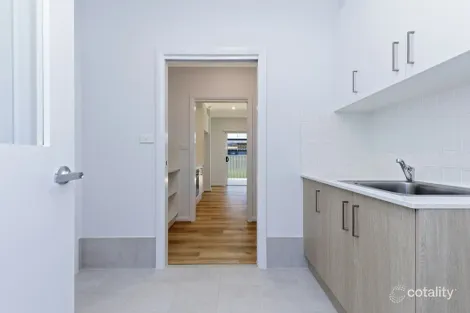 Property photo of 1/40 Evesham Circuit North Tamworth NSW 2340