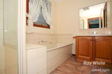 Property photo of 27 Marnie Drive Cranbourne West VIC 3977