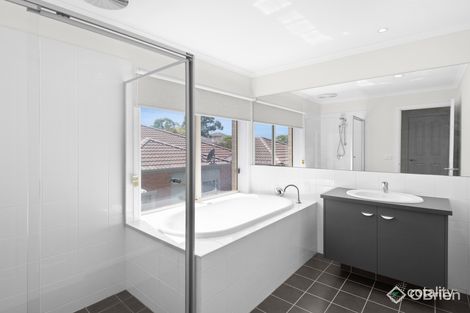 Property photo of 7 Sunhill Way Berwick VIC 3806