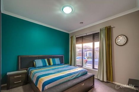 Property photo of 21 Heatherbell Avenue Point Cook VIC 3030