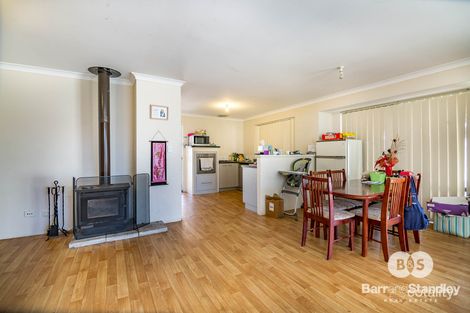 Property photo of 10 Snakewood Bend Glen Iris WA 6230