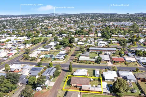 3 Whitefriars St, Rockville, QLD 4350