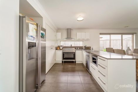 Property photo of 14 Scenic Avenue Clyde VIC 3978
