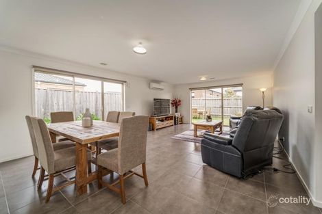 Property photo of 14 Scenic Avenue Clyde VIC 3978