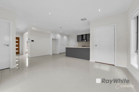 Property photo of 10 Uddin Lane Hampton Park VIC 3976