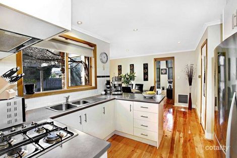Property photo of 1 Vines Court Mill Park VIC 3082