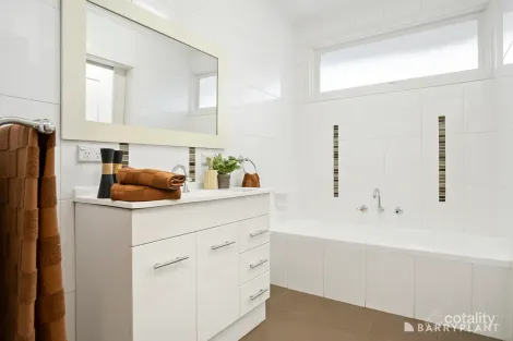 Property photo of 17 Cameron Parade Bundoora VIC 3083