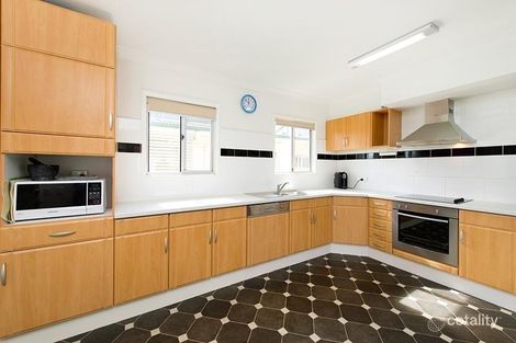 Property photo of 100 Molloy Road Cannon Hill QLD 4170