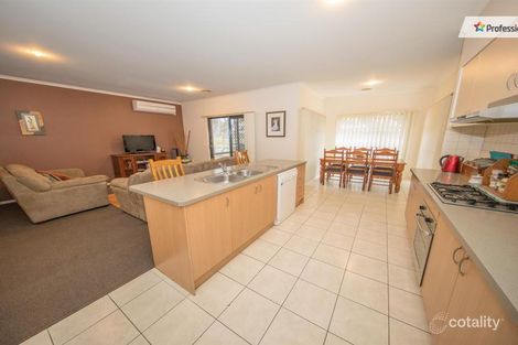 Property photo of 2 Fairhaven Boulevard Melton West VIC 3337