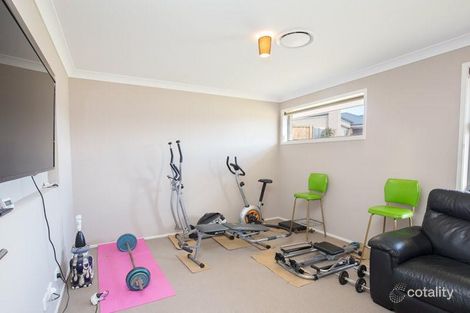 Property photo of 14 Bowerbird Close Aberglasslyn NSW 2320