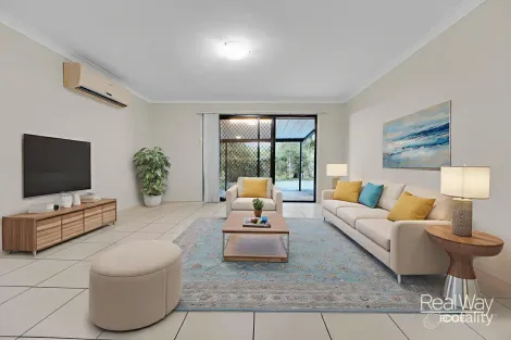 17b Shanahan Pde, Redbank Plains, QLD 4301