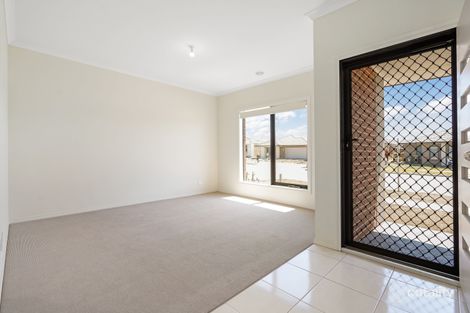Property photo of 18 Bourbon Road Cranbourne East VIC 3977