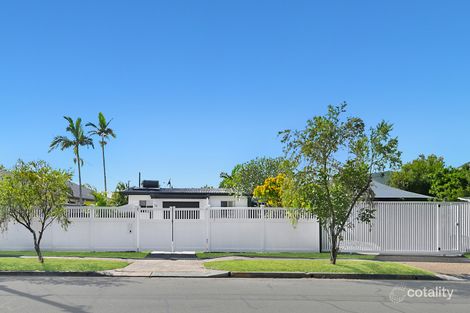 Property photo of 18 Barnard Biggera Waters QLD 4216