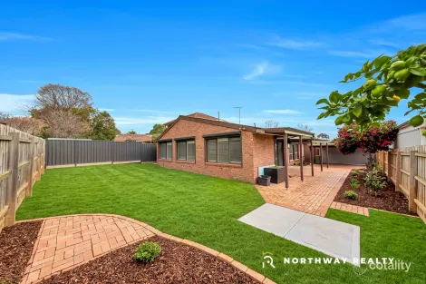 Property photo of 30 Luton Way Bundoora VIC 3083
