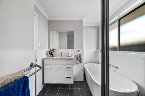 Property photo of 80 Hampshire Boulevard Spring Farm NSW 2570