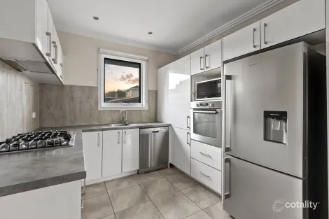 Property photo of 10 Strickland Avenue Highton VIC 3216