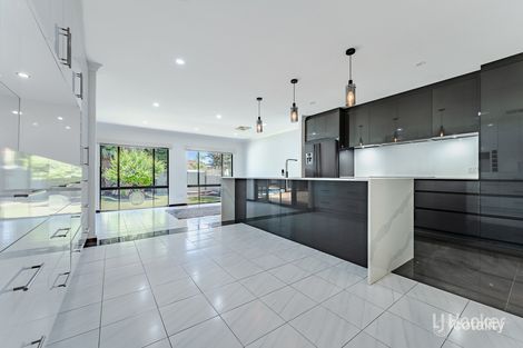 11 Moorine Ct, Hillman, WA 6168